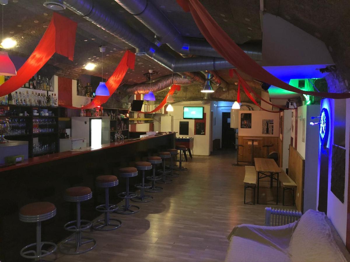 Whole Basement Former Pub For Stag Do, Bachelor House Party Flat Apartament *