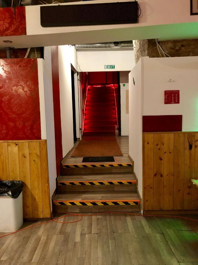 Whole Basement Former Pub For Stag Do, Bachelor House Party Flat Будапешт