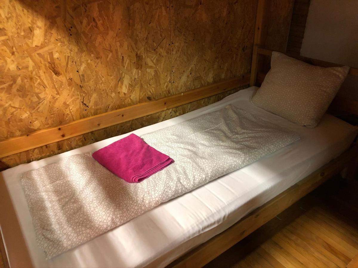 Апартаменти Whole Basement Former Pub For Stag Do, Bachelor House Party Flat *
