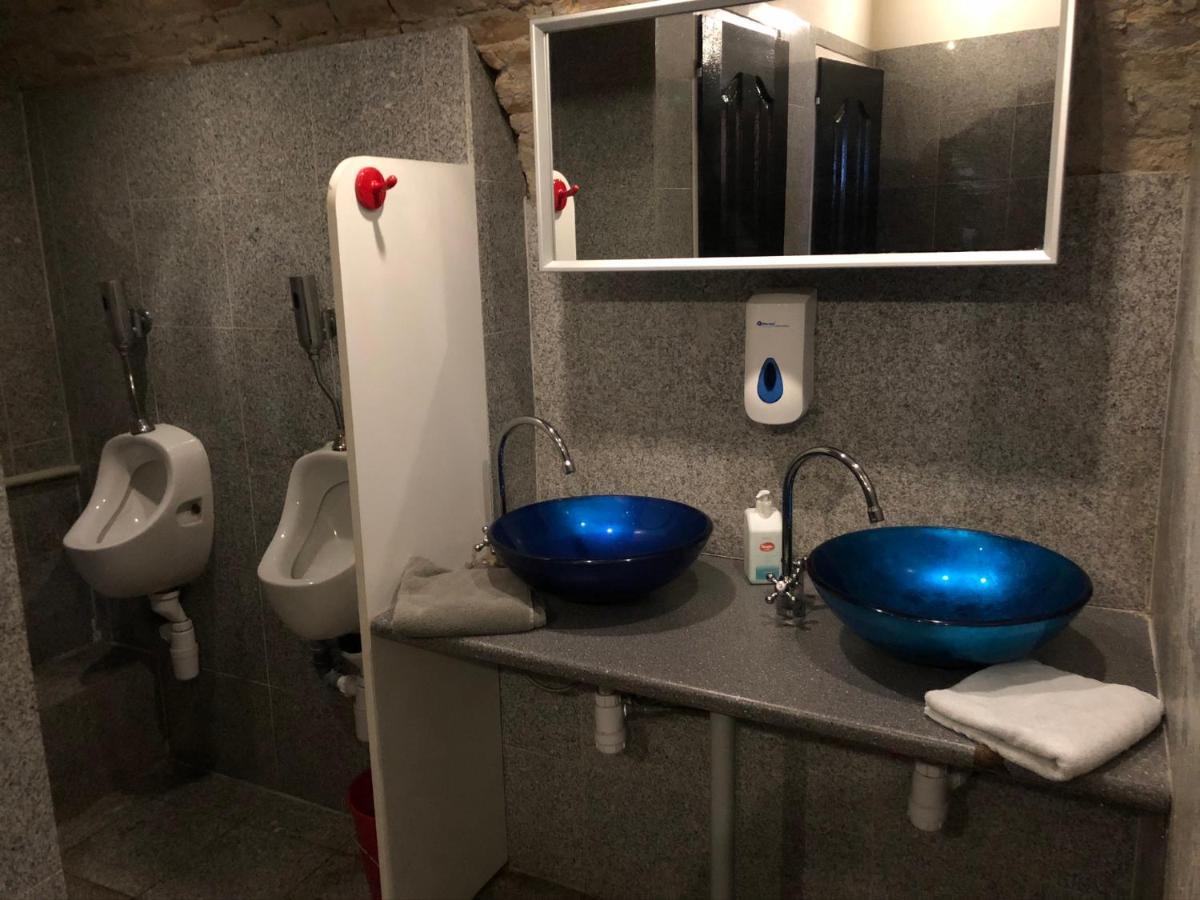 Апартаменти Whole Basement Former Pub For Stag Do, Bachelor House Party Flat