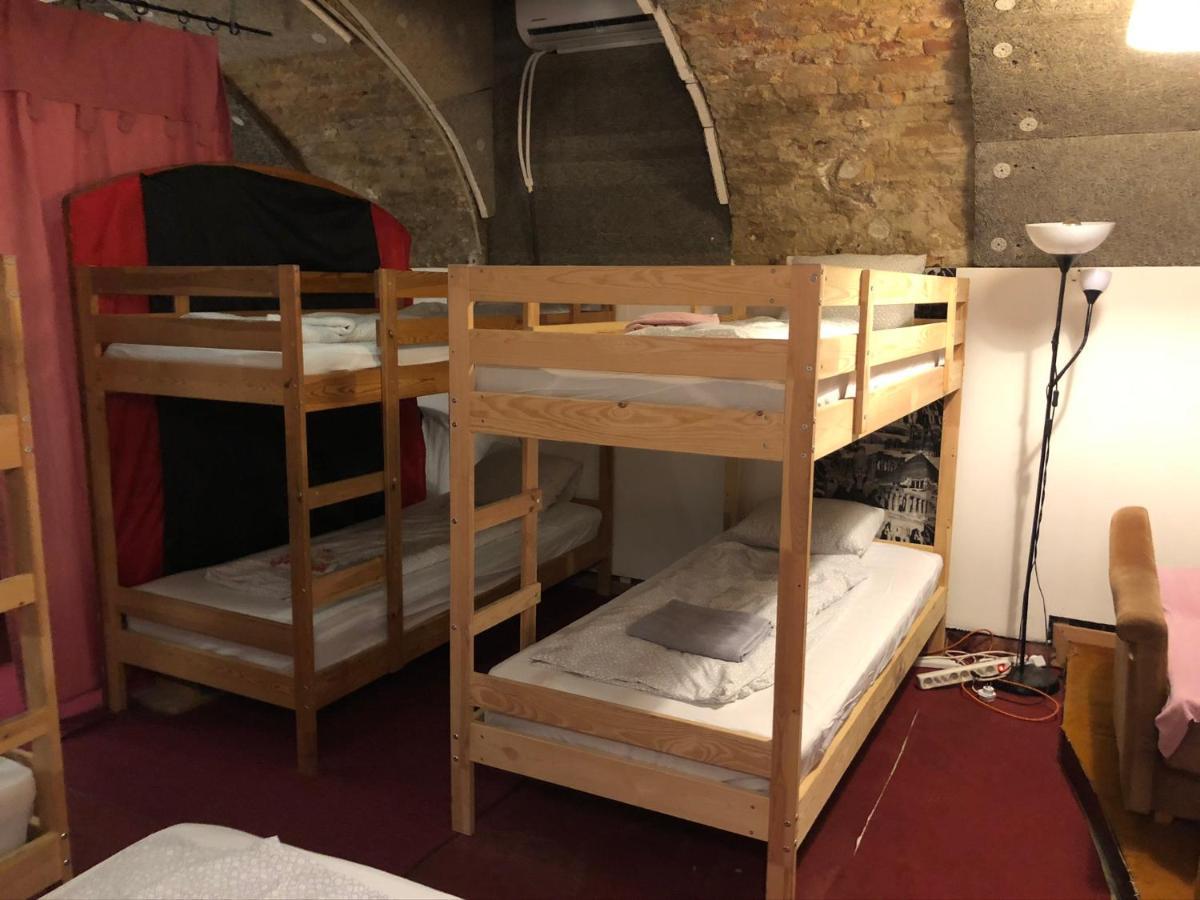 Апартаменти Whole Basement Former Pub For Stag Do, Bachelor House Party Flat