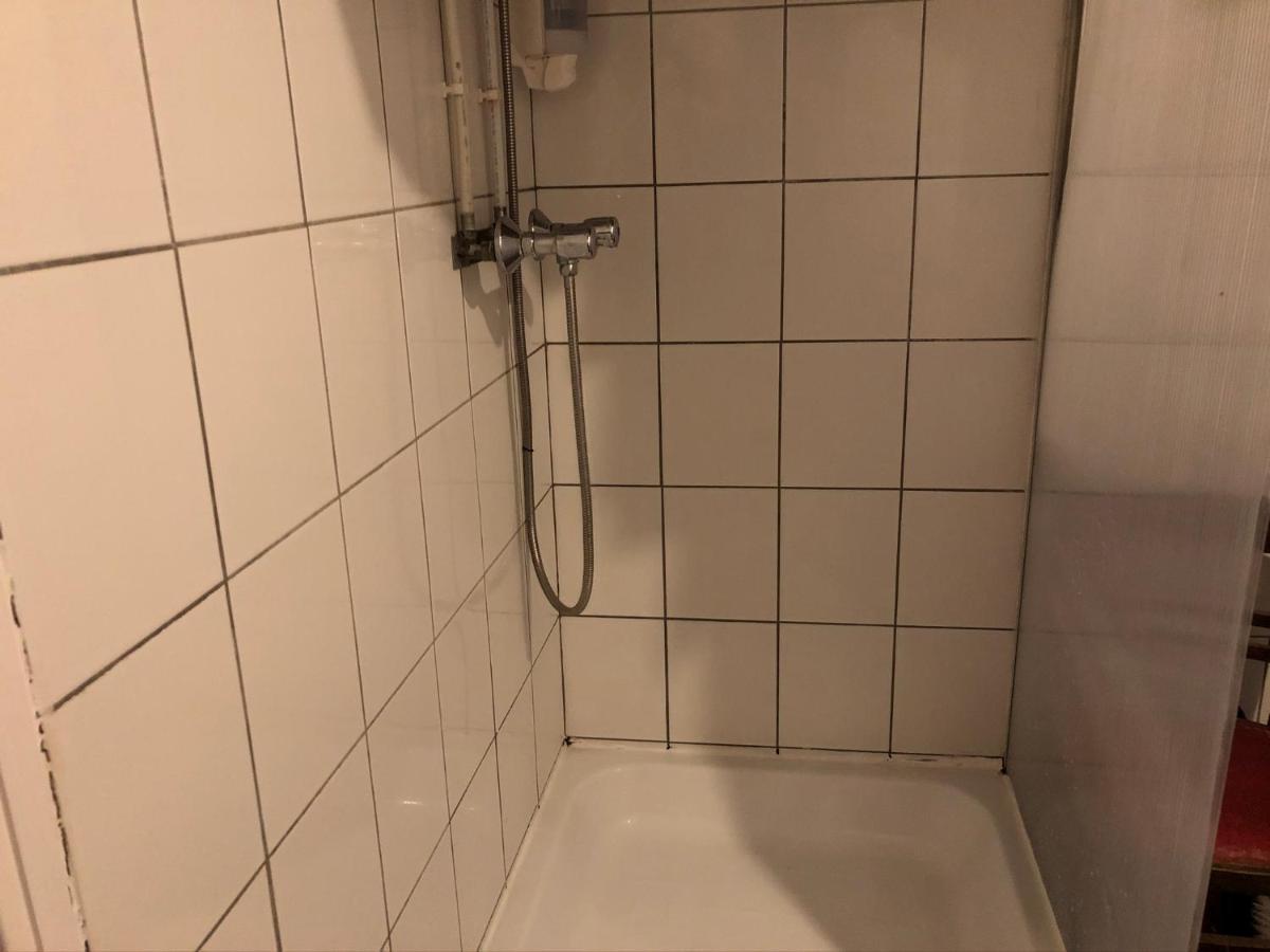 Whole Basement Former Pub For Stag Do, Bachelor House Party Flat Апартаменти *