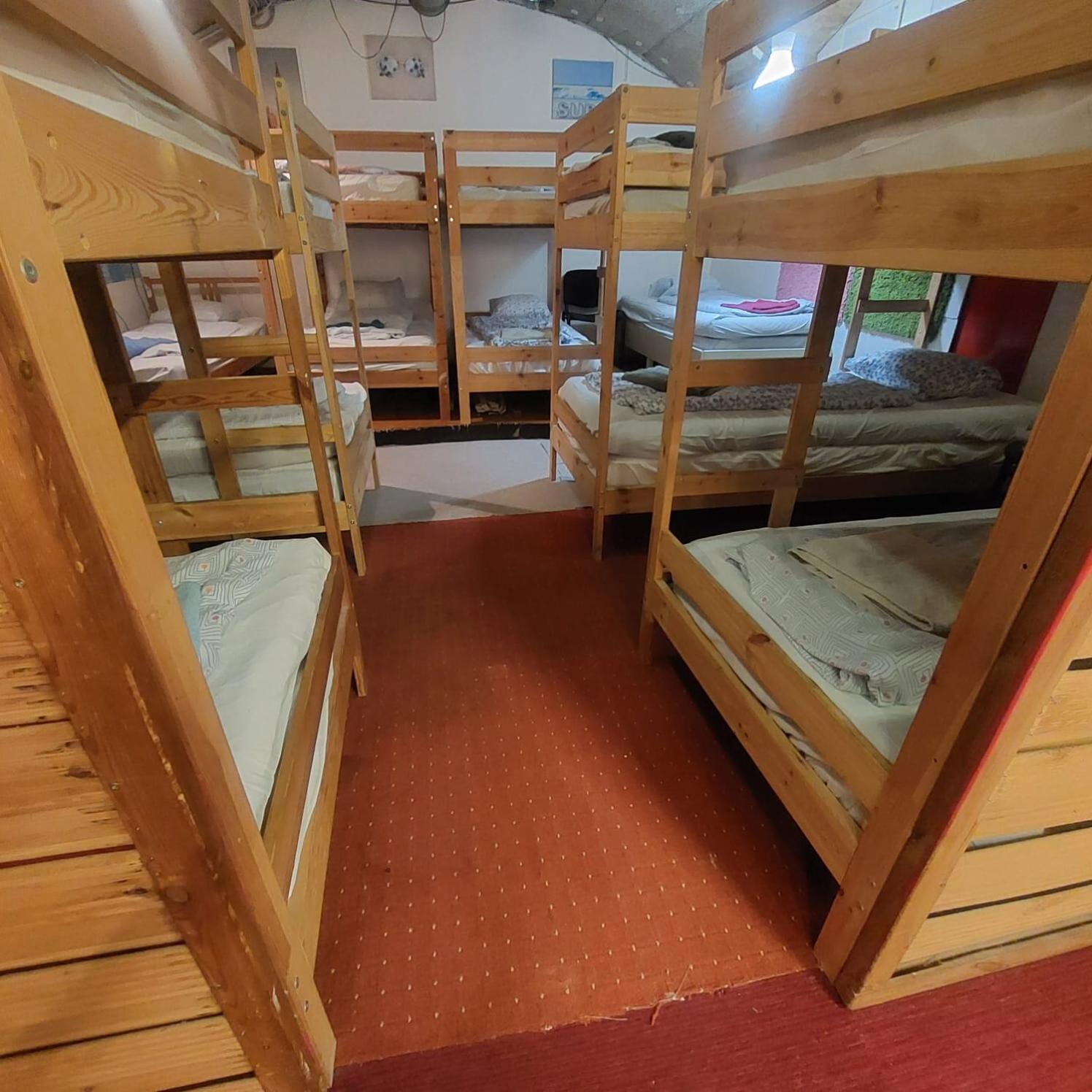 Whole Basement Former Pub For Stag Do, Bachelor House Party Flat Апартаменти *